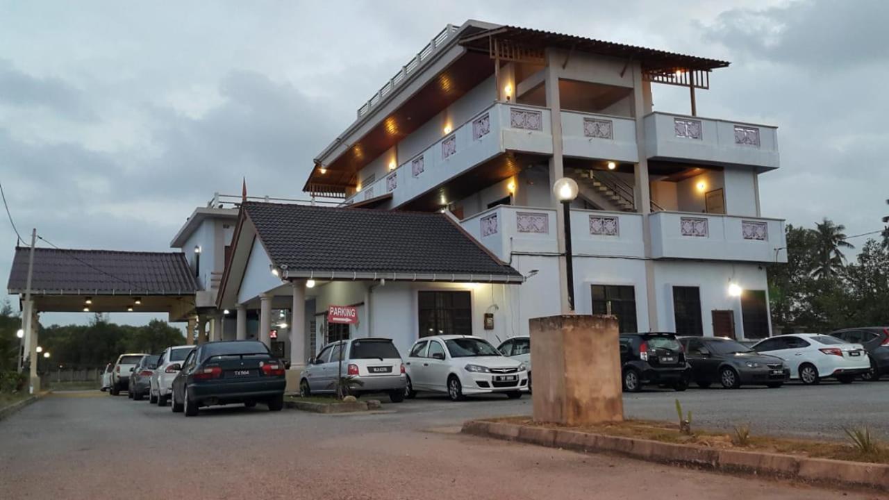 Kanza Beach Inn Marang Bagian luar foto