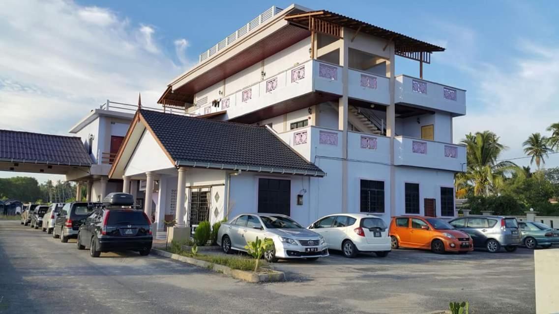 Kanza Beach Inn Marang Bagian luar foto