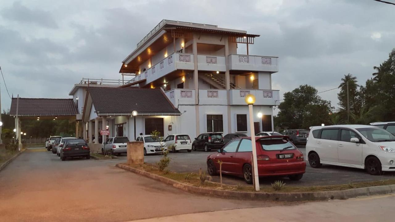 Kanza Beach Inn Marang Bagian luar foto
