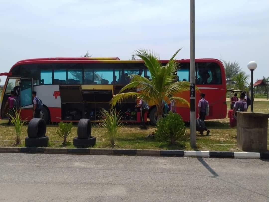 Kanza Beach Inn Marang Bagian luar foto