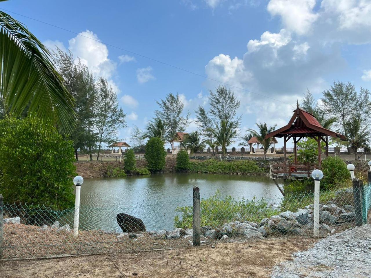 Kanza Beach Inn Marang Bagian luar foto
