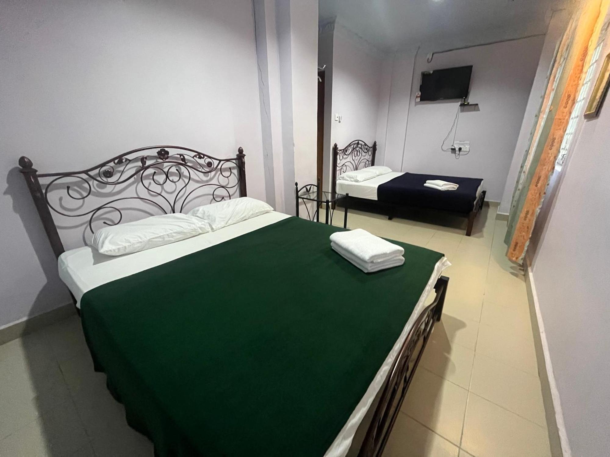 Kanza Beach Inn Marang Bagian luar foto