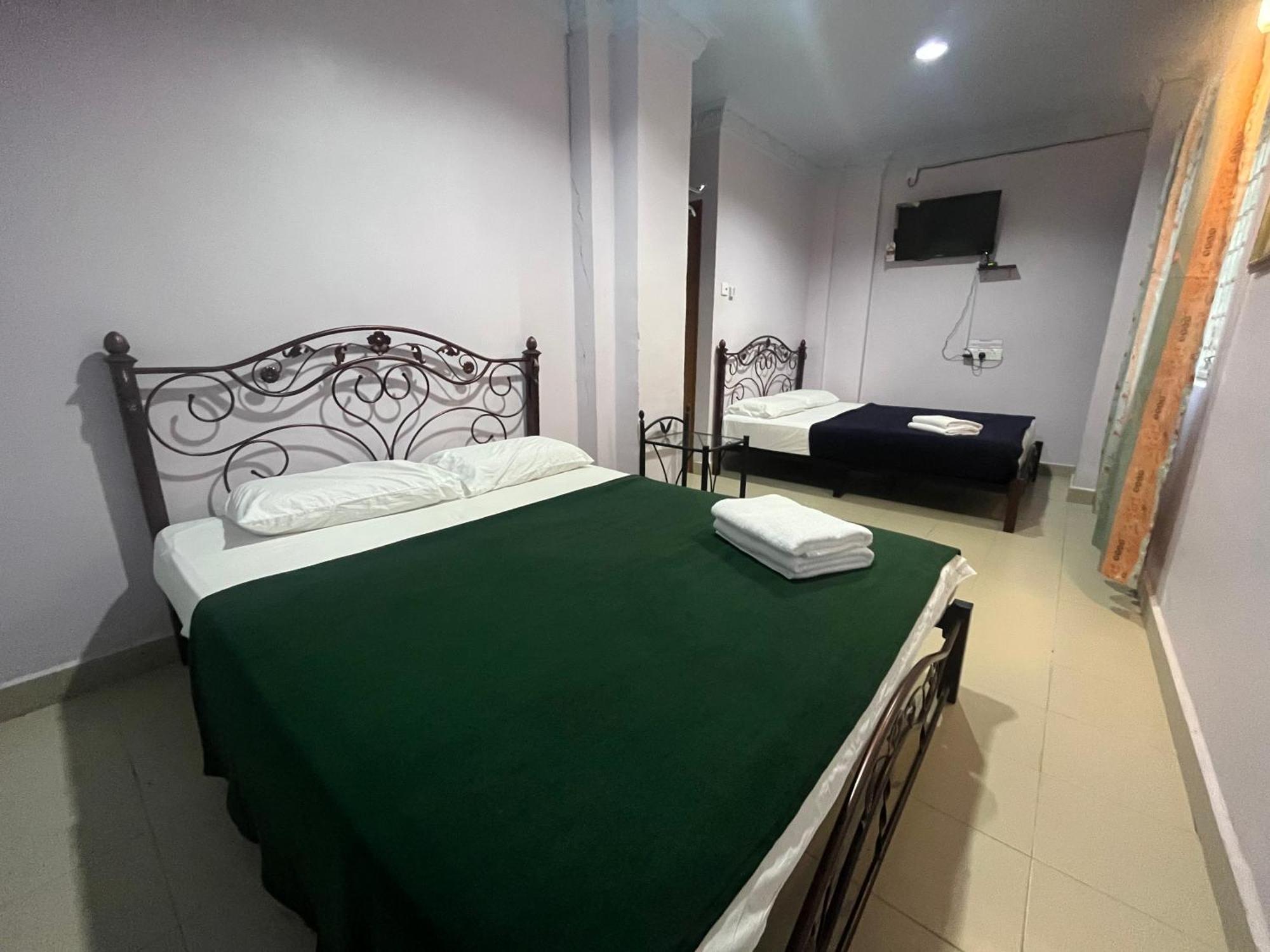 Kanza Beach Inn Marang Bagian luar foto