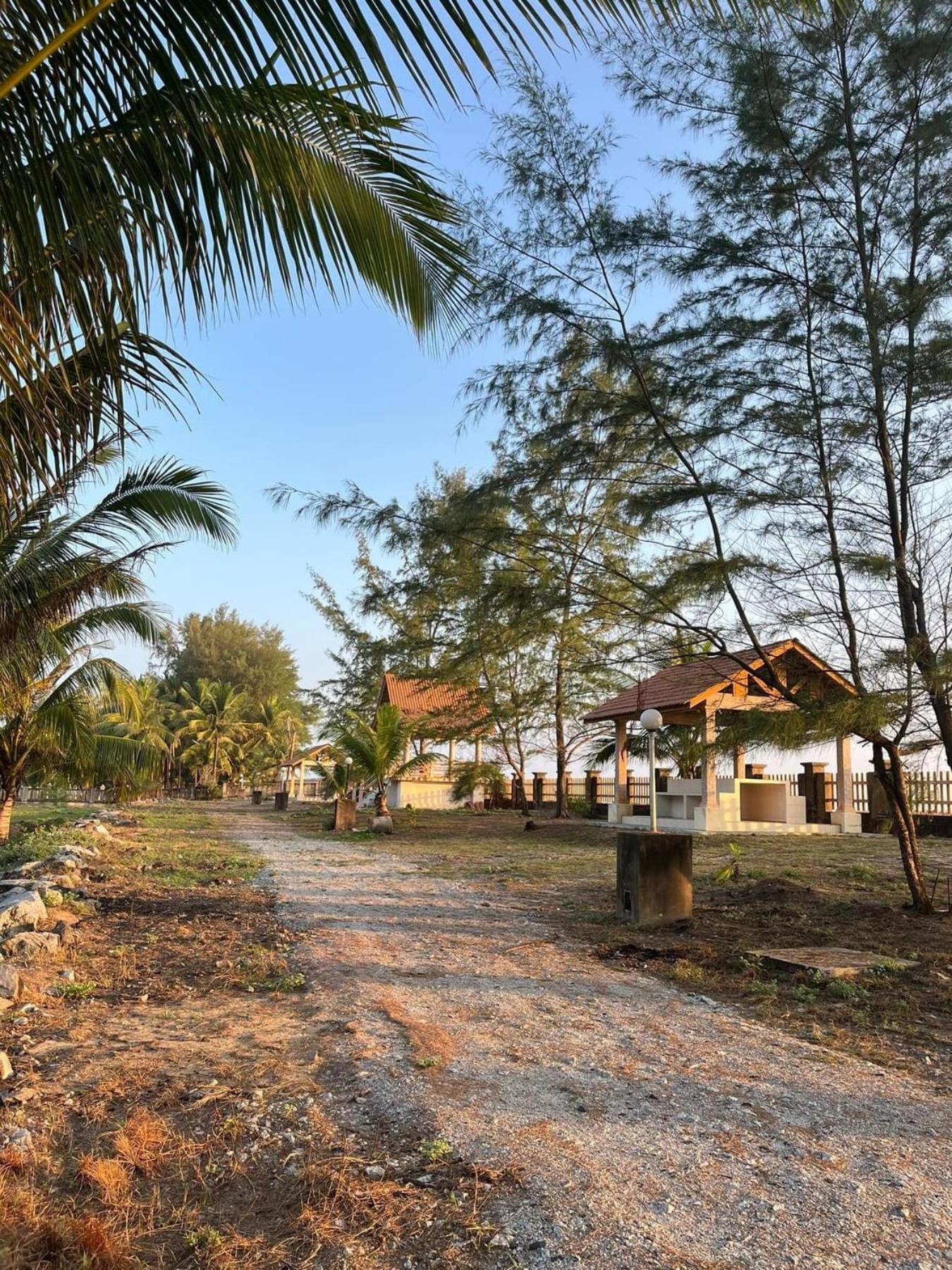 Kanza Beach Inn Marang Bagian luar foto